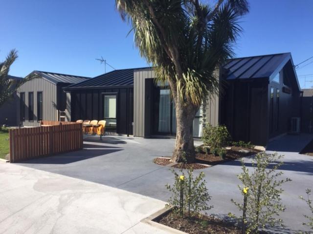 Modern Charm Villa Dunedin Exterior photo